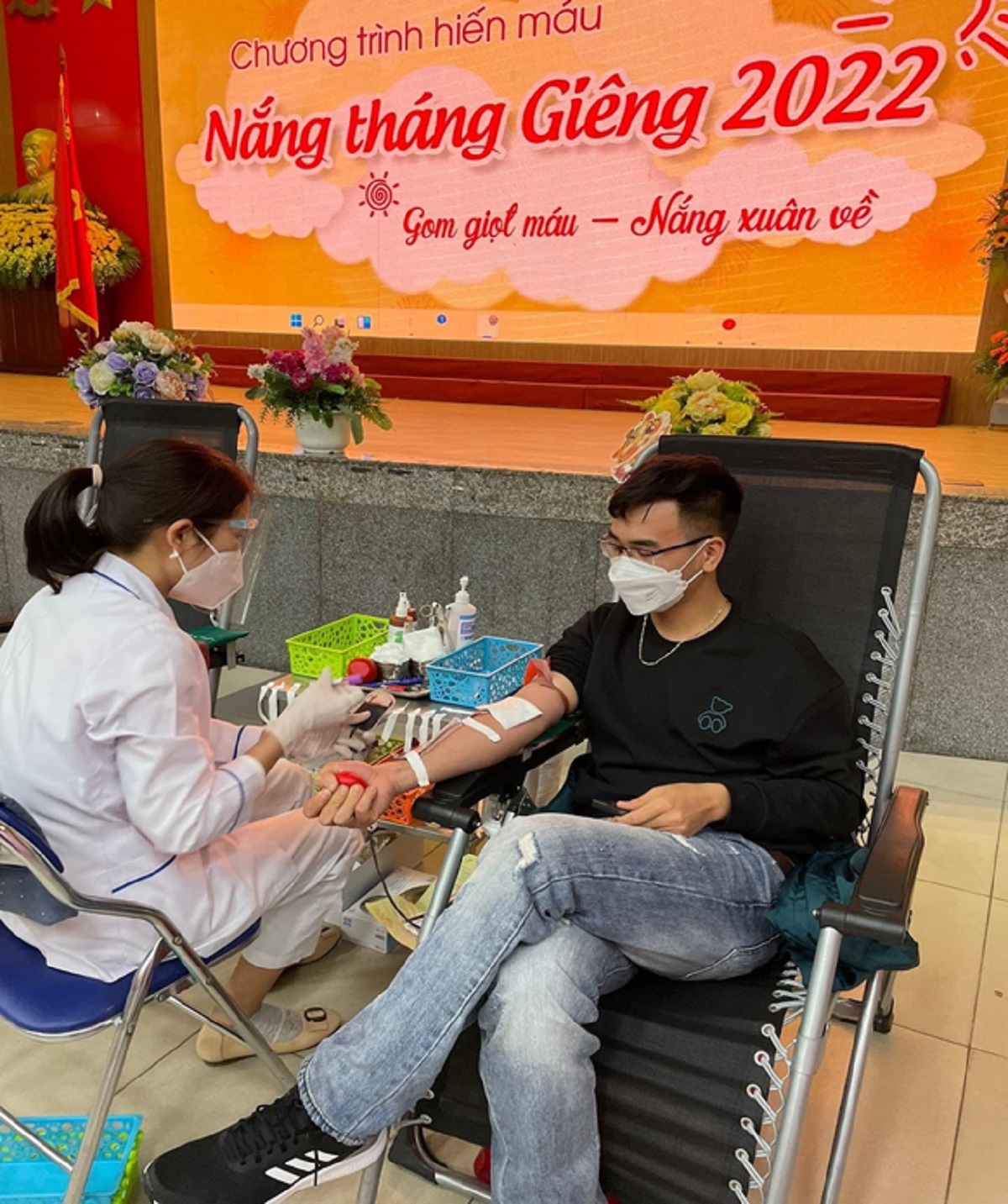 Chương trình Chương trình Nắng tháng Giêng 2024 với thông điệp “Gom giọt máu, Nắng xuân về” sẽ mang lại những đơn vị máu quý giá, góp nhặt những tia nắng ấm áp