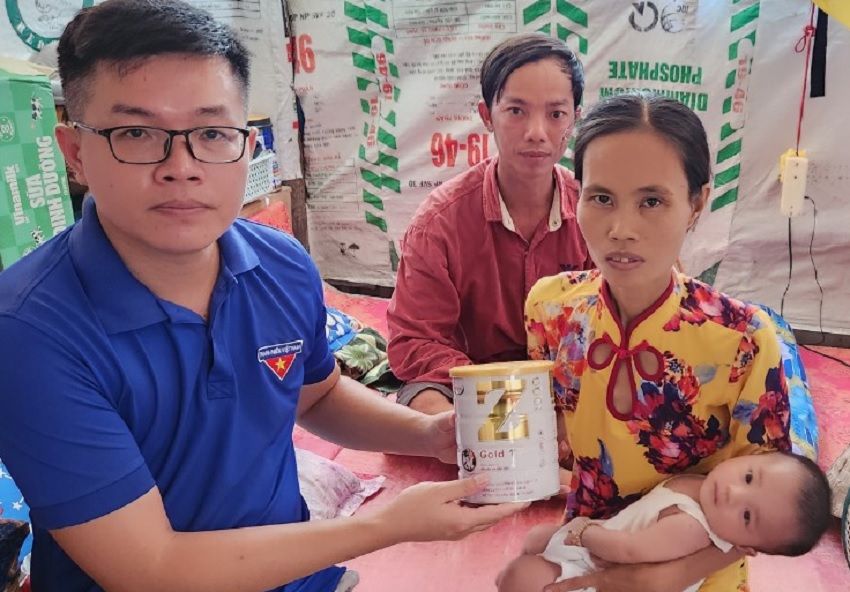 5 năm qua, Bí thư Đoàn Hậu Giang Dương Văn Minh luôn miệt mài cống hiến sức trẻ để giúp người khốn khó vượt qua nghịch cảnh